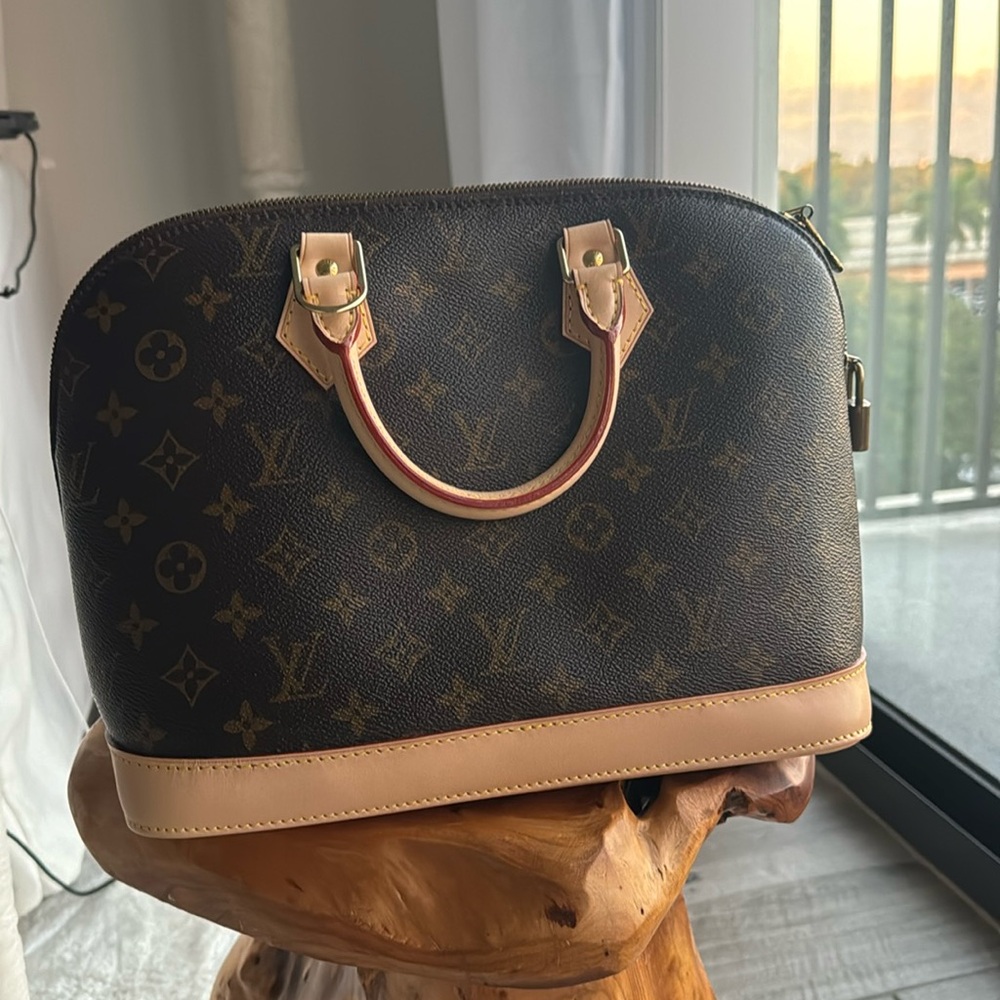 Louis Vuitton Alma PM Monogram Satchel 👜